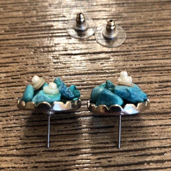 Chico’s Round Turquoise Cluster Earrings - Picture 4 of 9